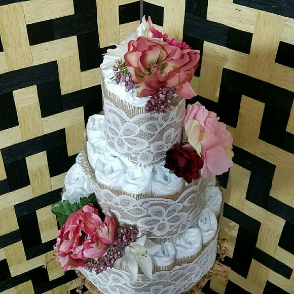 Burlap & Flowers diaper cake - Picture 2 of 2